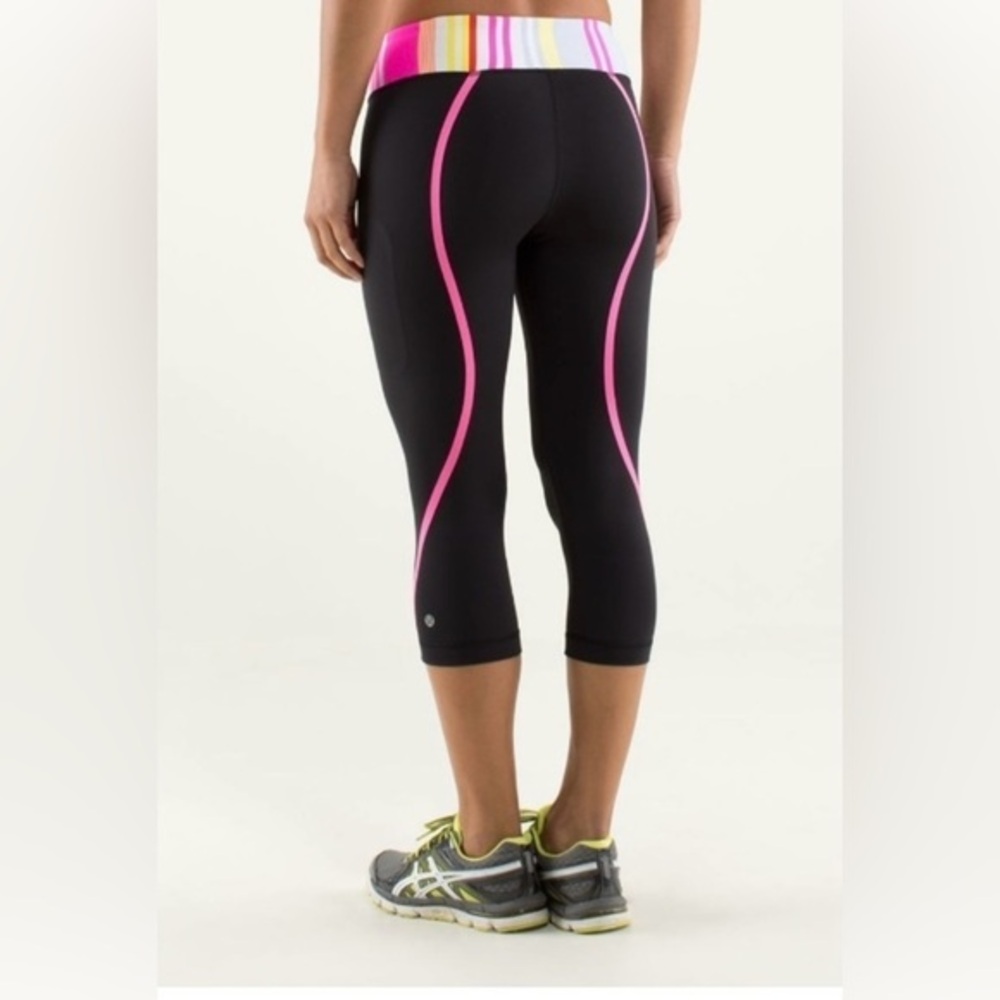 Like New Lululemon Run Track Attack Crop